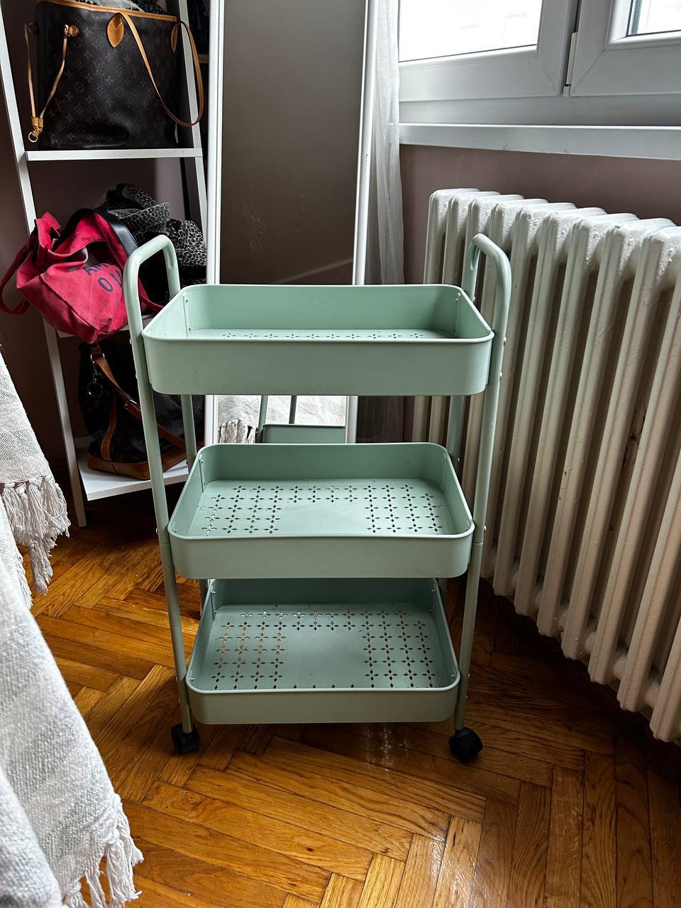 Sinsay Rolling Cart