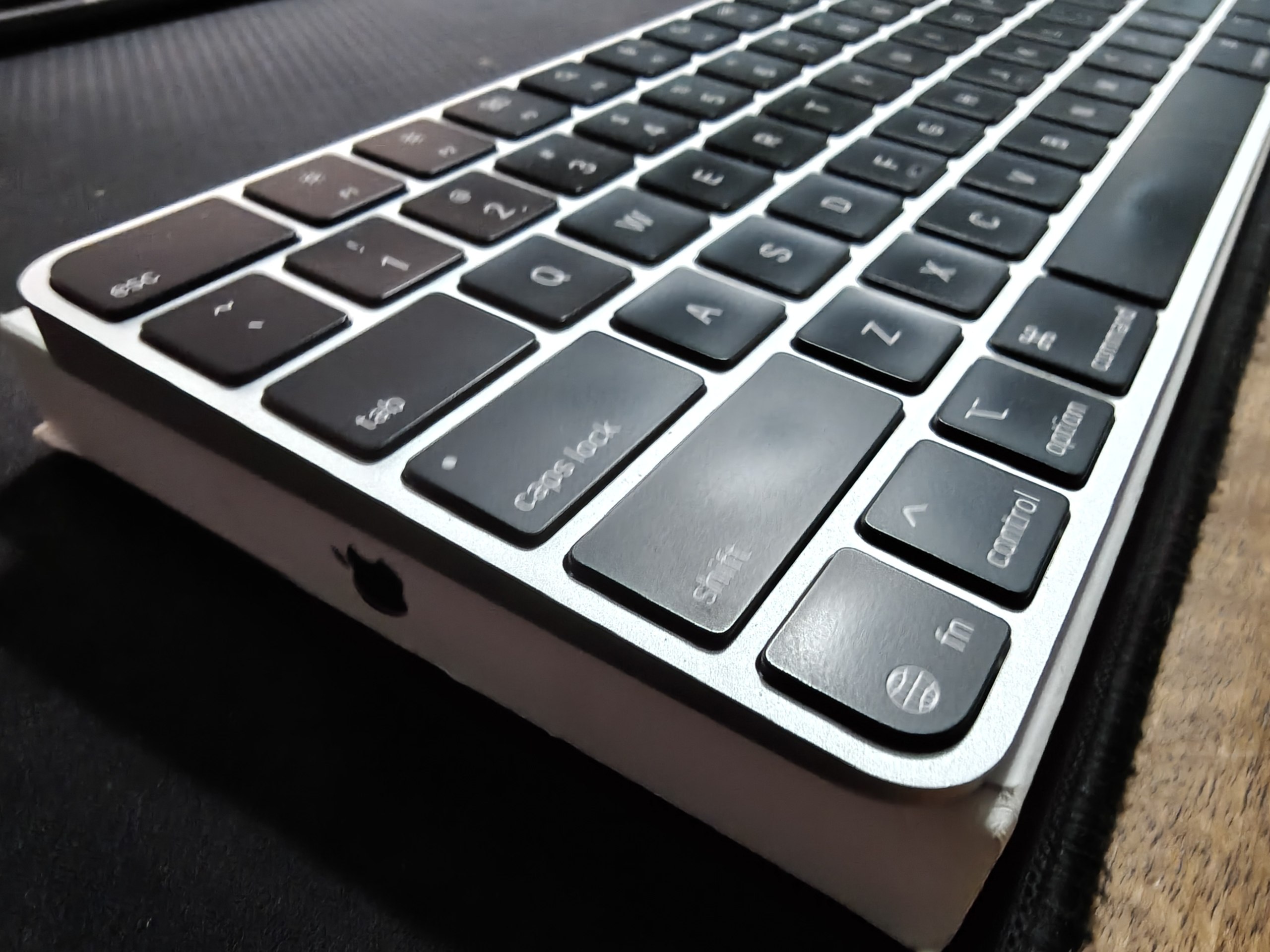 APPLE Magic Keyboard Touch ID photo 3