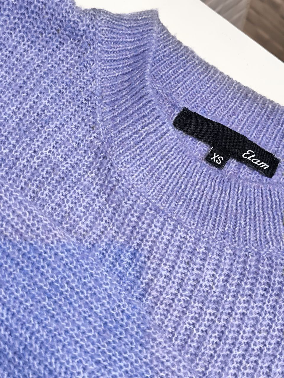 Thin lavender sweater photo 3