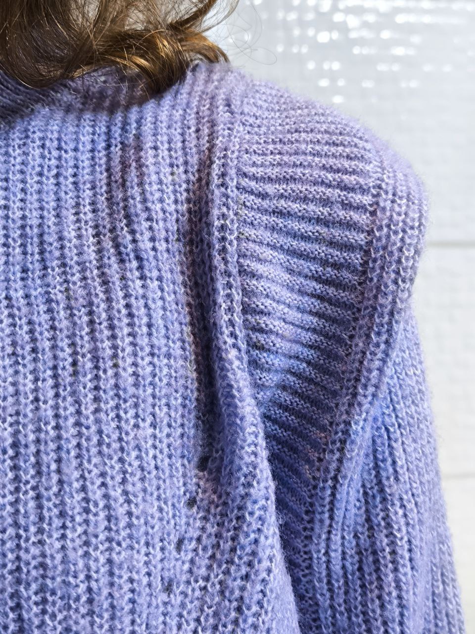 Thin lavender sweater photo 4