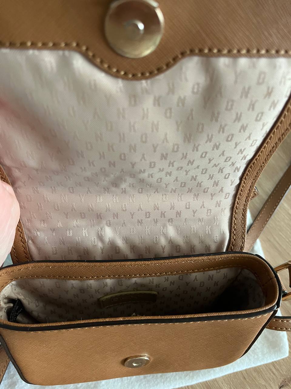 DKNY purse photo 2