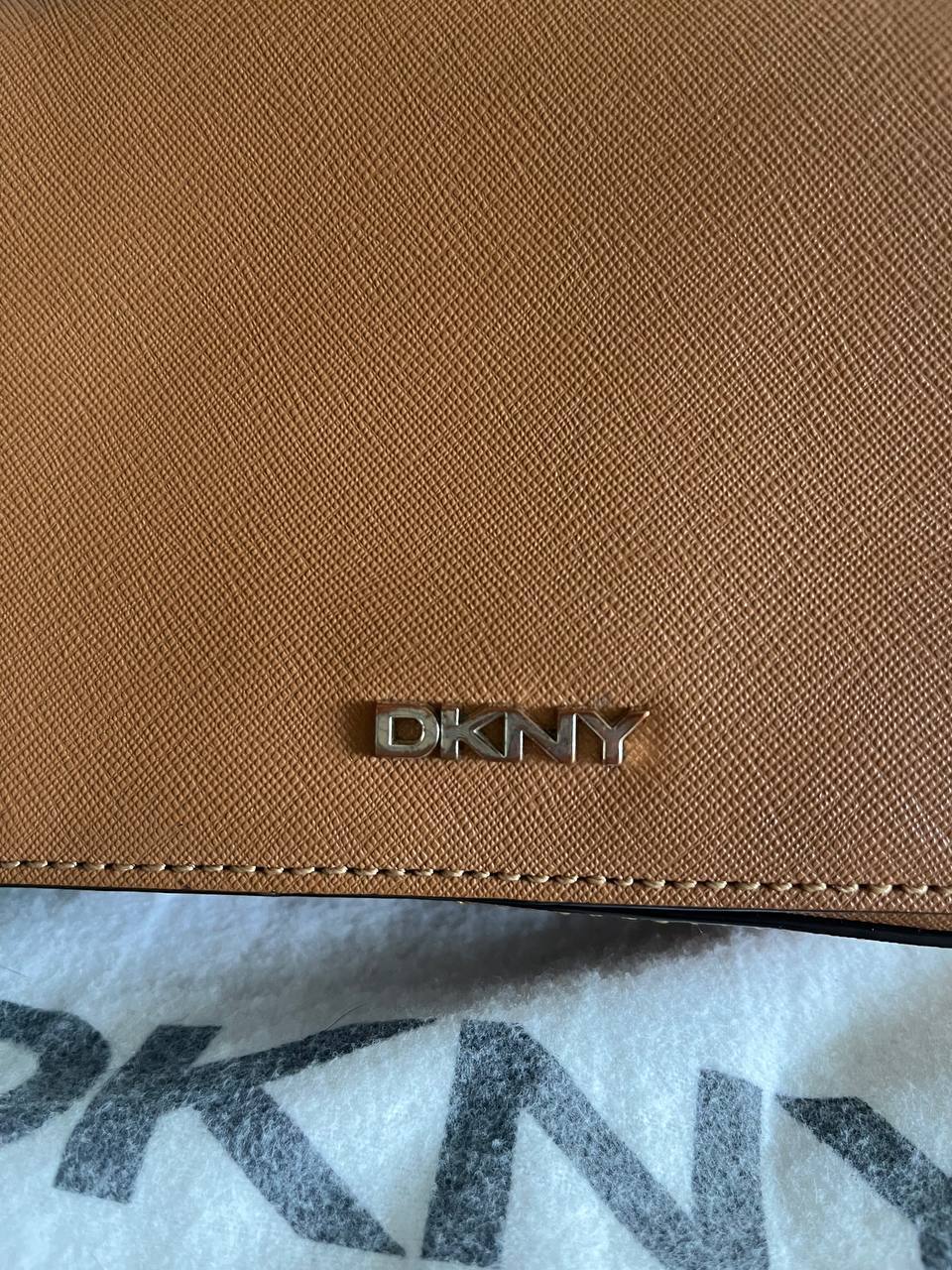 DKNY purse photo 6