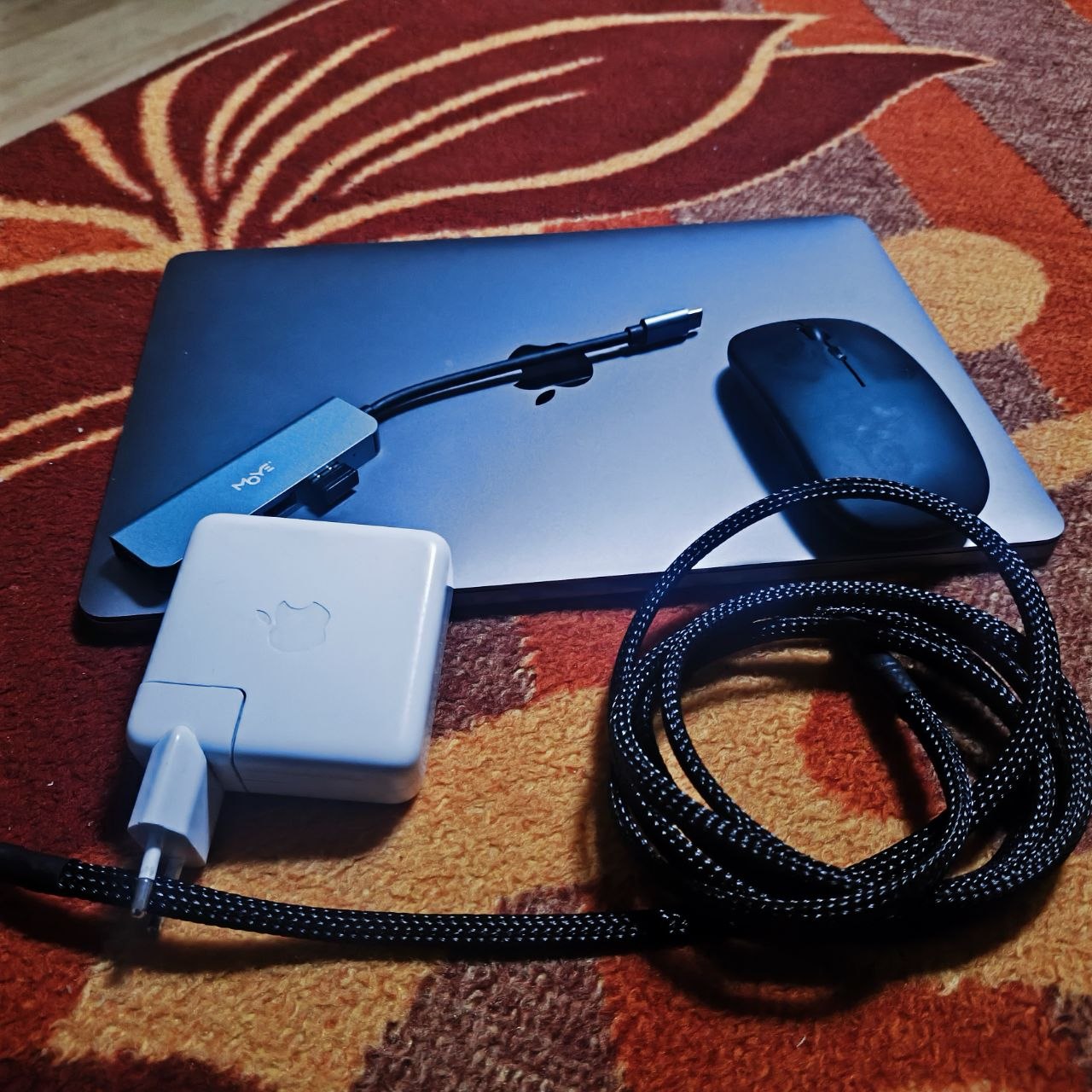 MacBook Pro 13" (i5 / 16GB / 250GB SSD)2019 photo 3