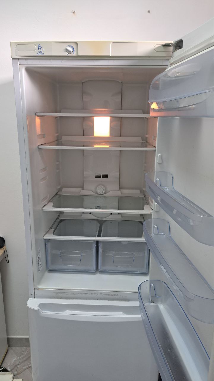 Indesit hladilnik photo 2