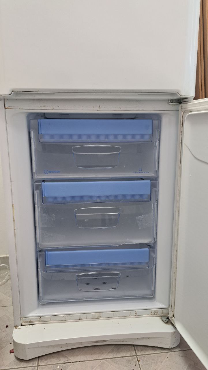 Indesit hladilnik photo 3