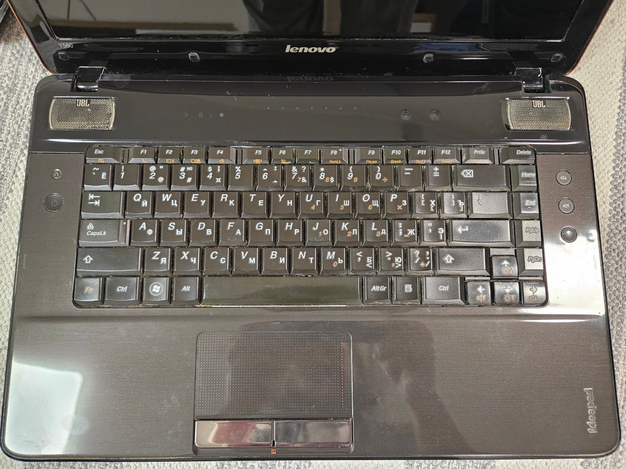 Lenovo IdeaPad Y560 photo 3