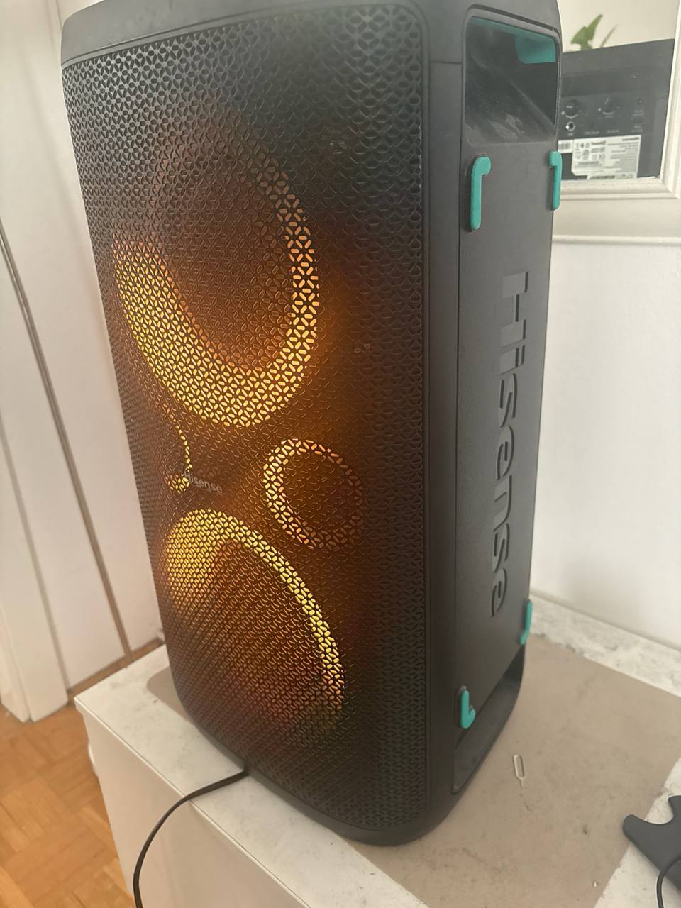 Hisense party box 300w