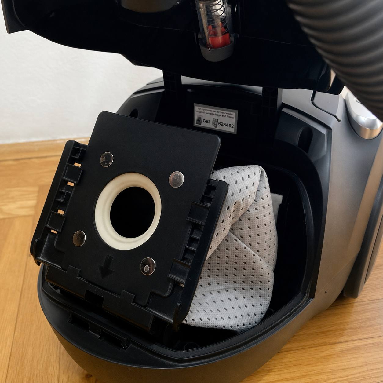 aspirator Gorenje VC1611CXBK