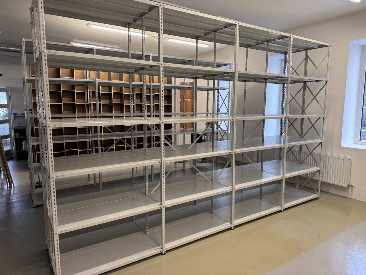 Metal shelves for warehouse/garage photo 2