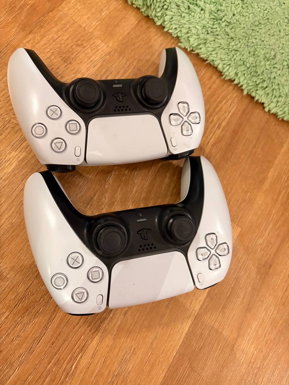 DualSense kontroler