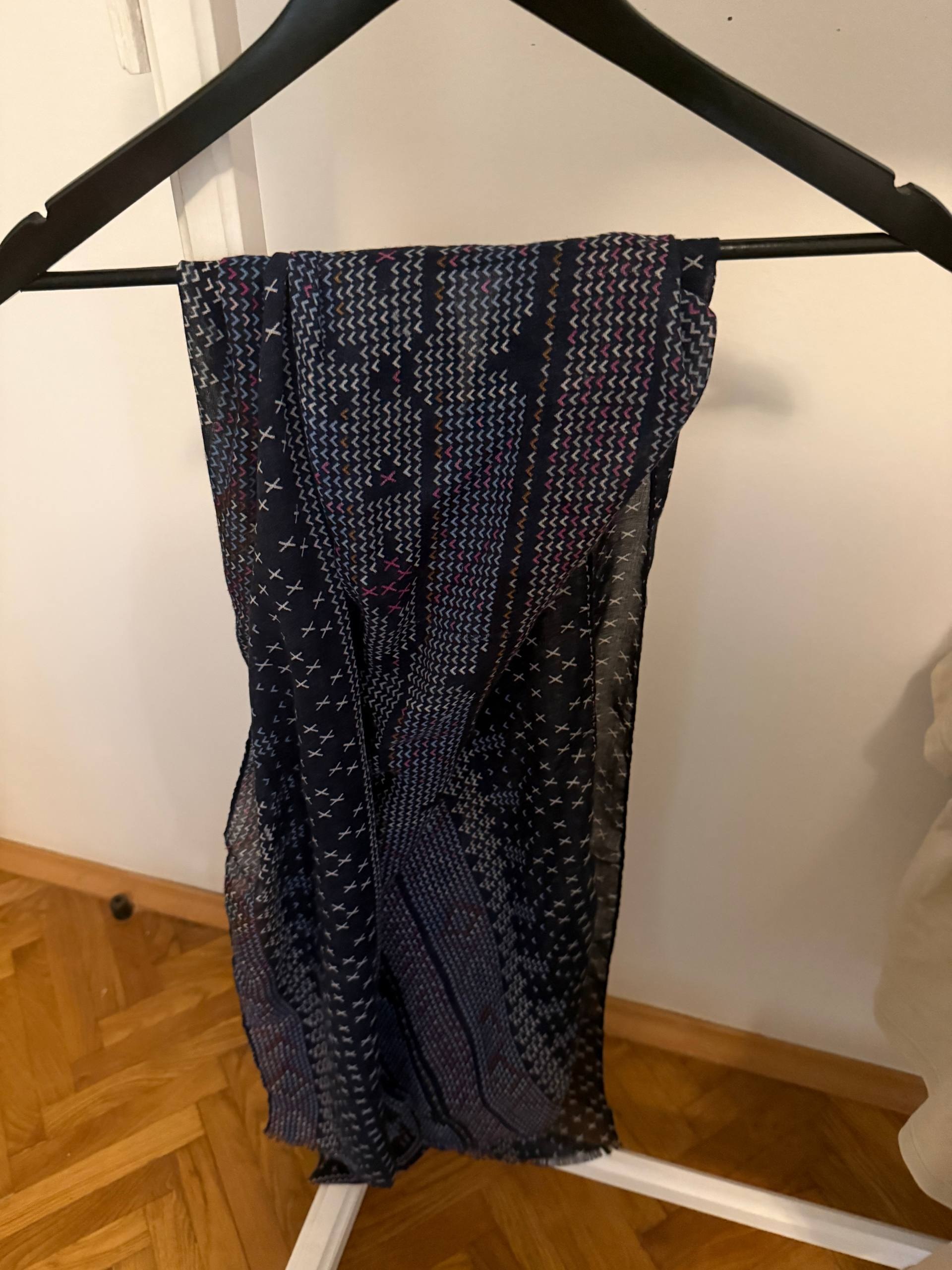 Scarves and pareos photo 5