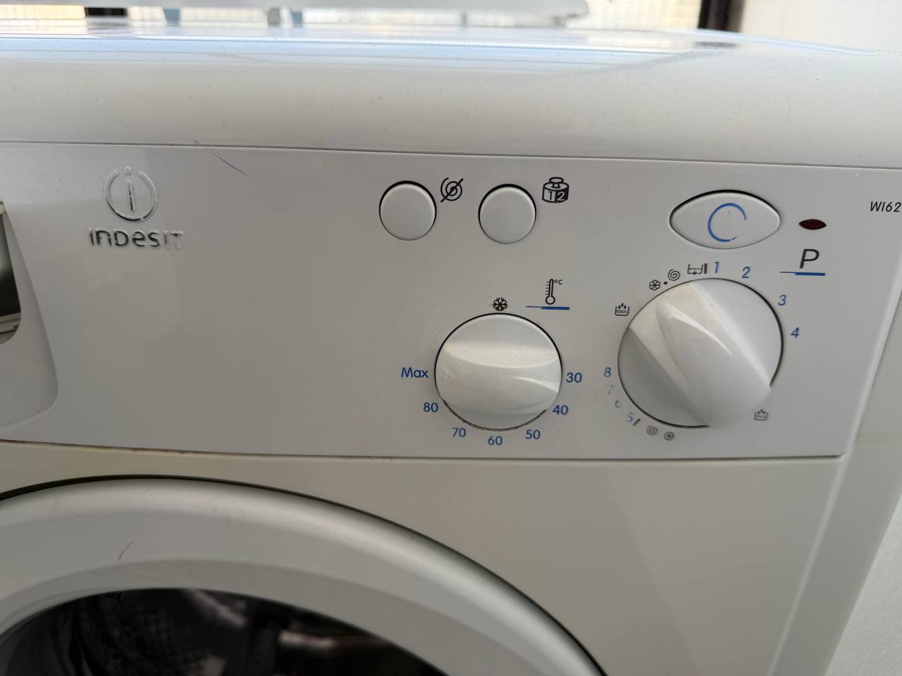 стиральная машинка Indesit WI62