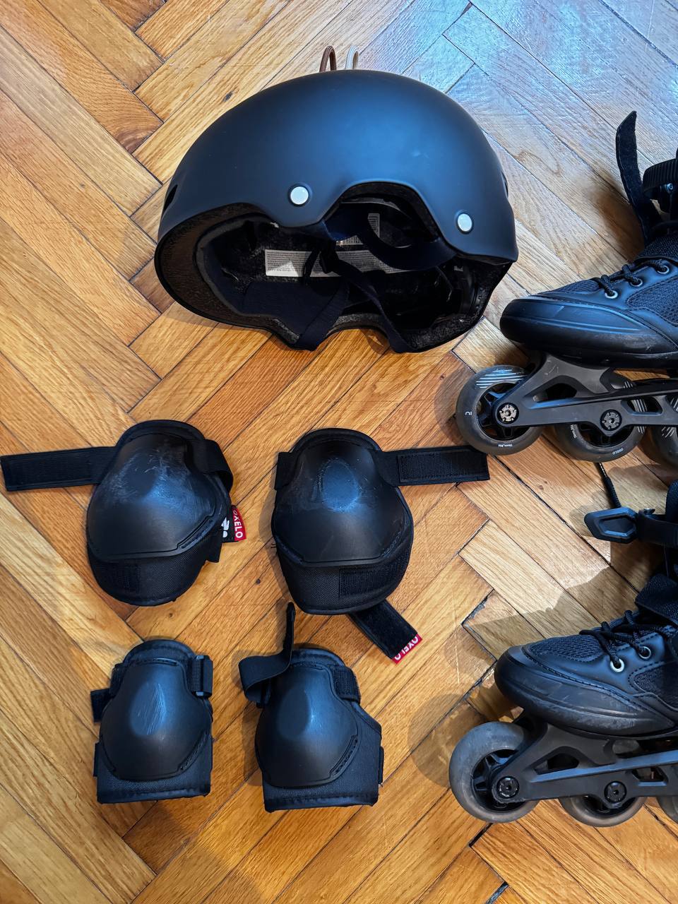roller skates photo 3