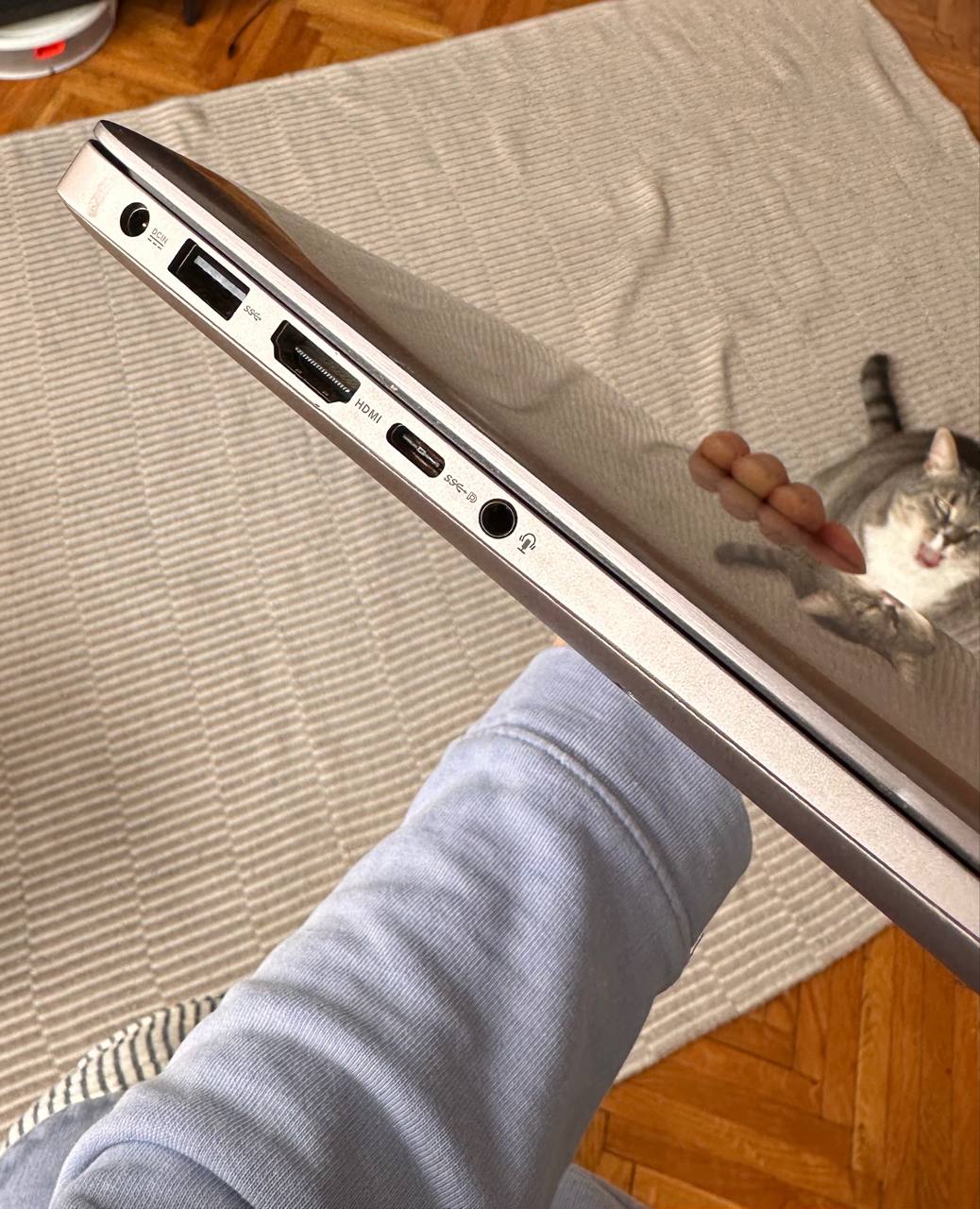 ASUS ZenBook UX310UQ photo 2