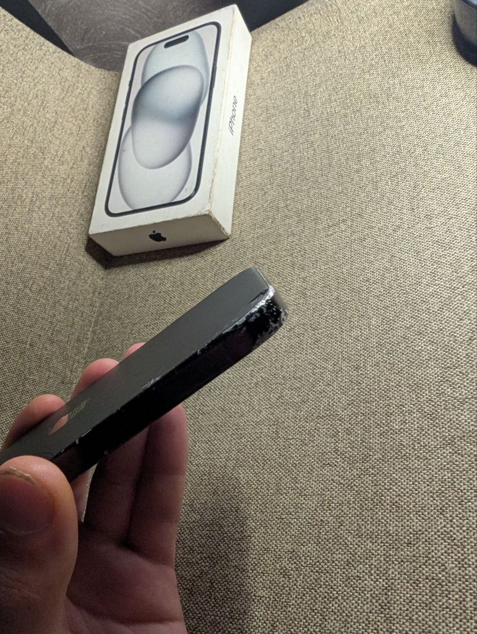 iPhone 15 128GB (Crna) photo 6