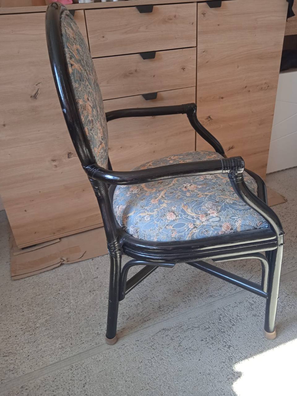 Antique chairs photo 2