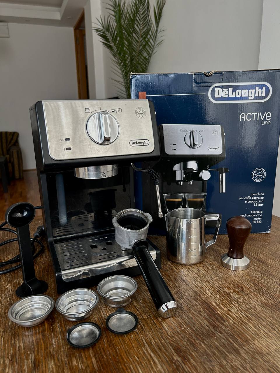 Kofemolak DeLonghi KG79