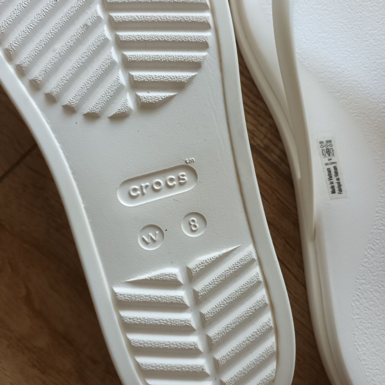 Crocs Miami flip-flops photo 2