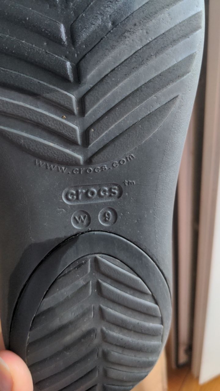 Crocs photo 2