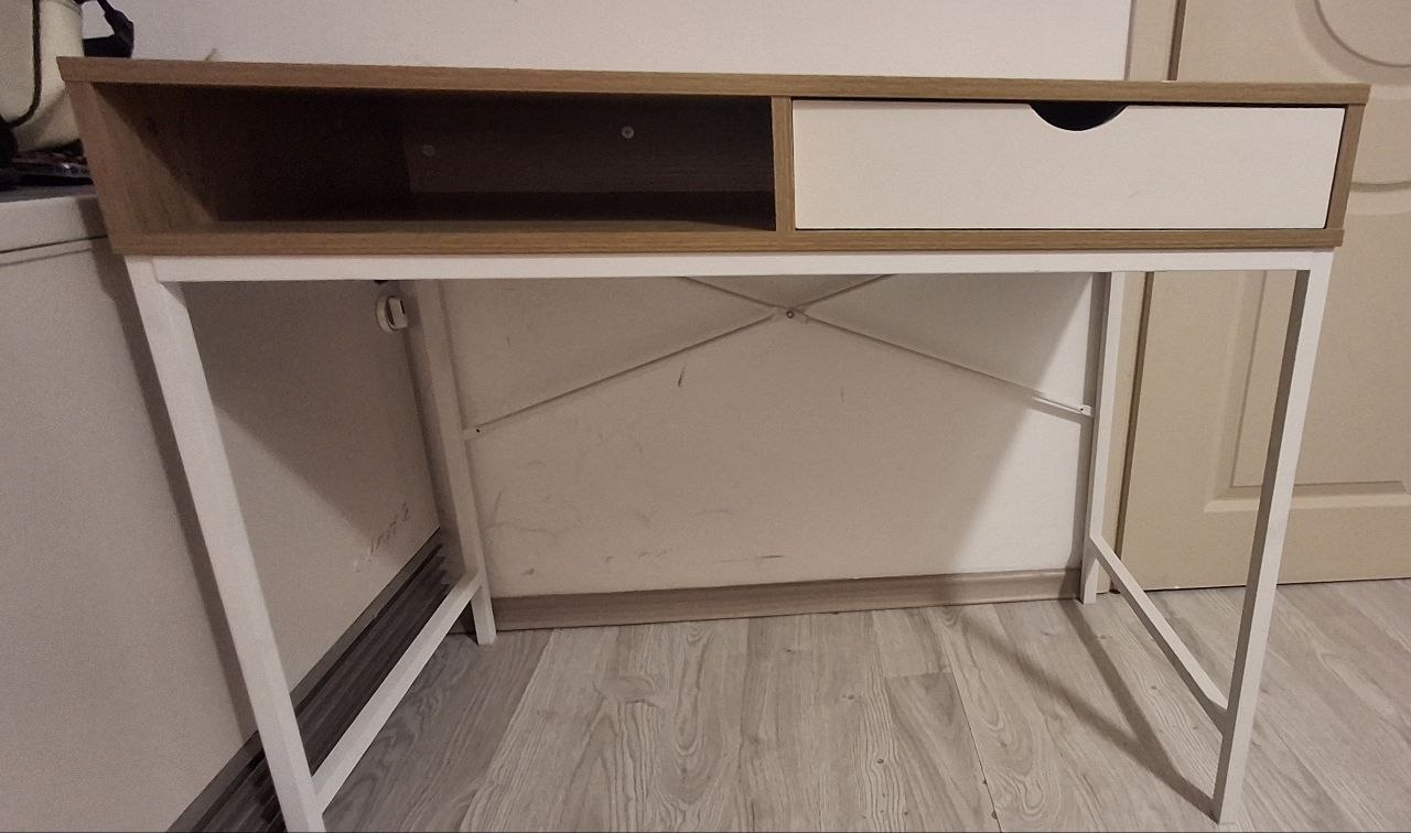 JYSK TRAPPEDAL table