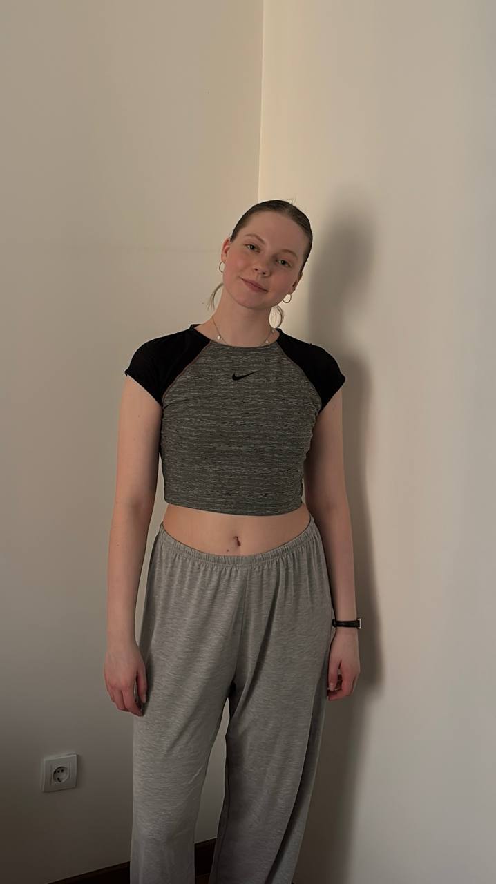 Спортивный топ Nike