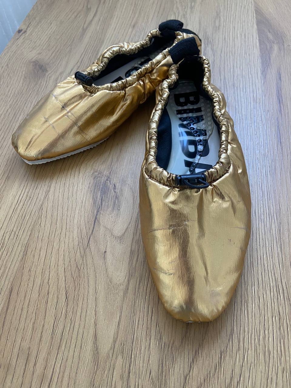 golden shoes / ballet flats bimba y lola photo 3