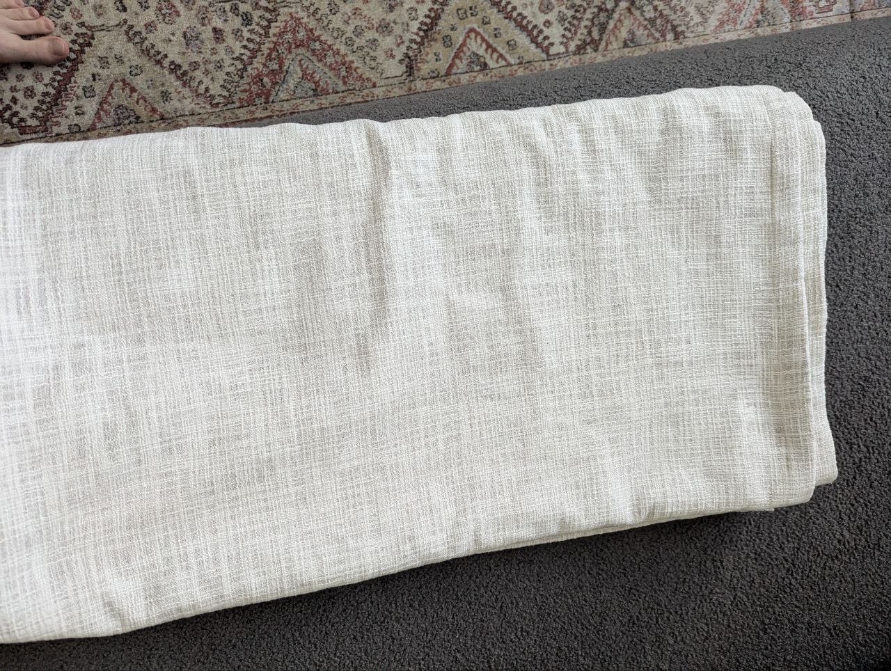Светле Блек аут штуре H&M Home