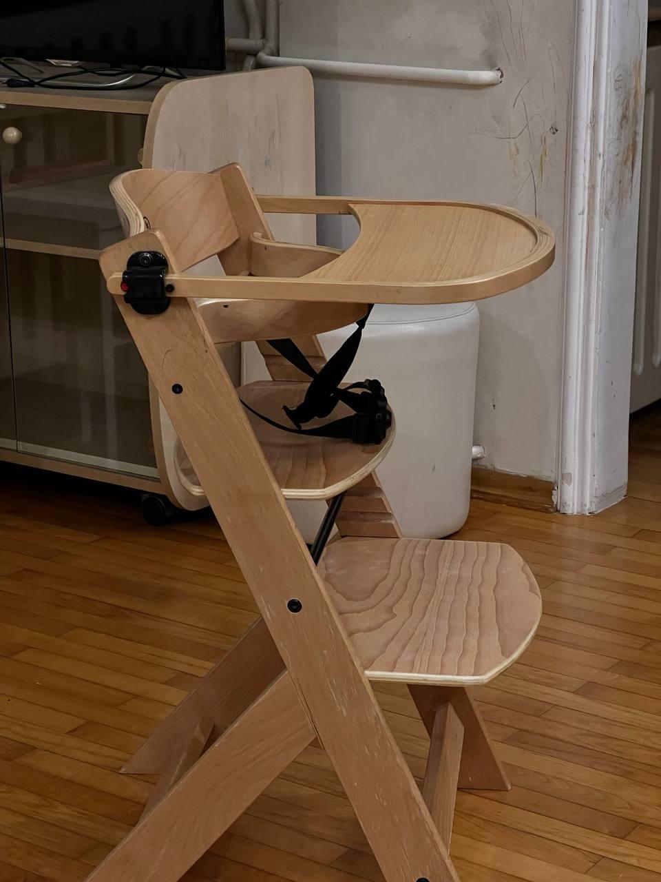 Детский столик, стулик и держатель для рулона бумаги (IKEA)