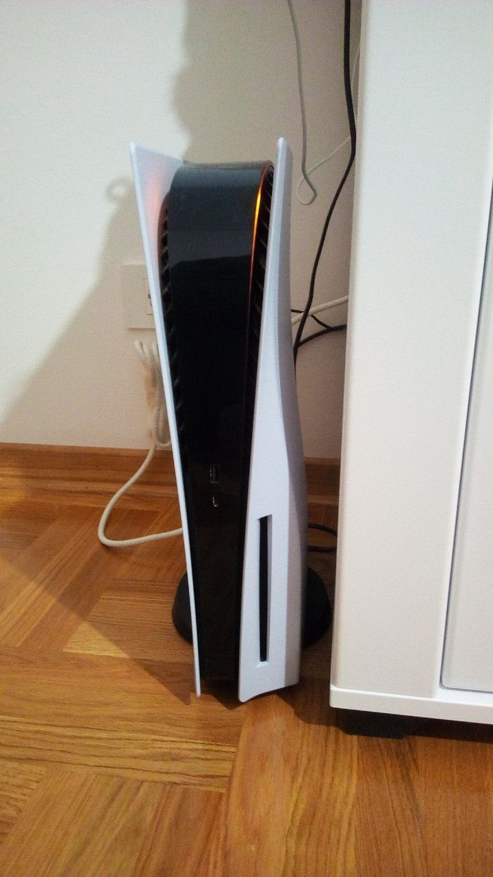 PlayStation 5 with disc drive photo 2