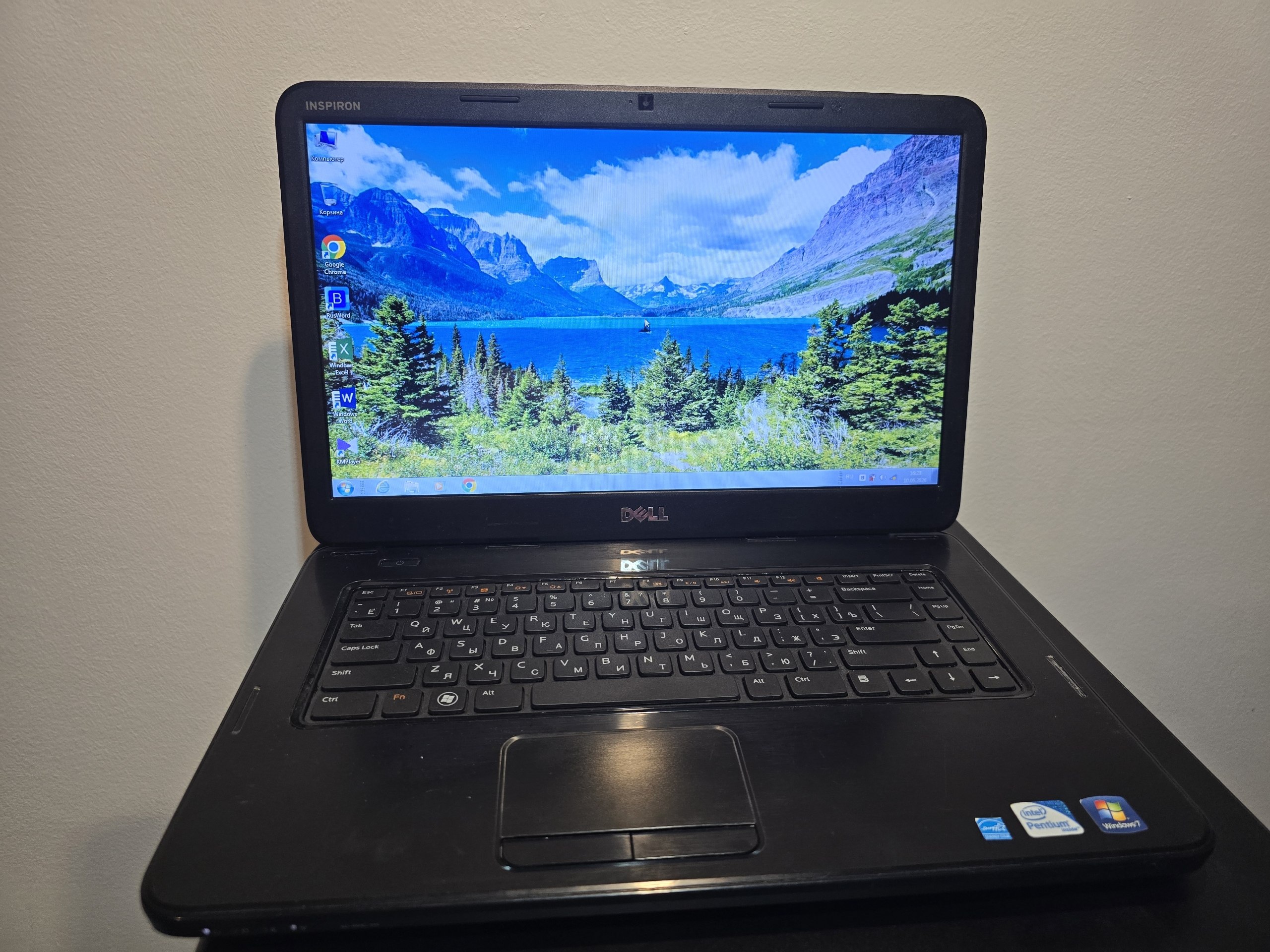 Dell Inspiron N5050 photo 3