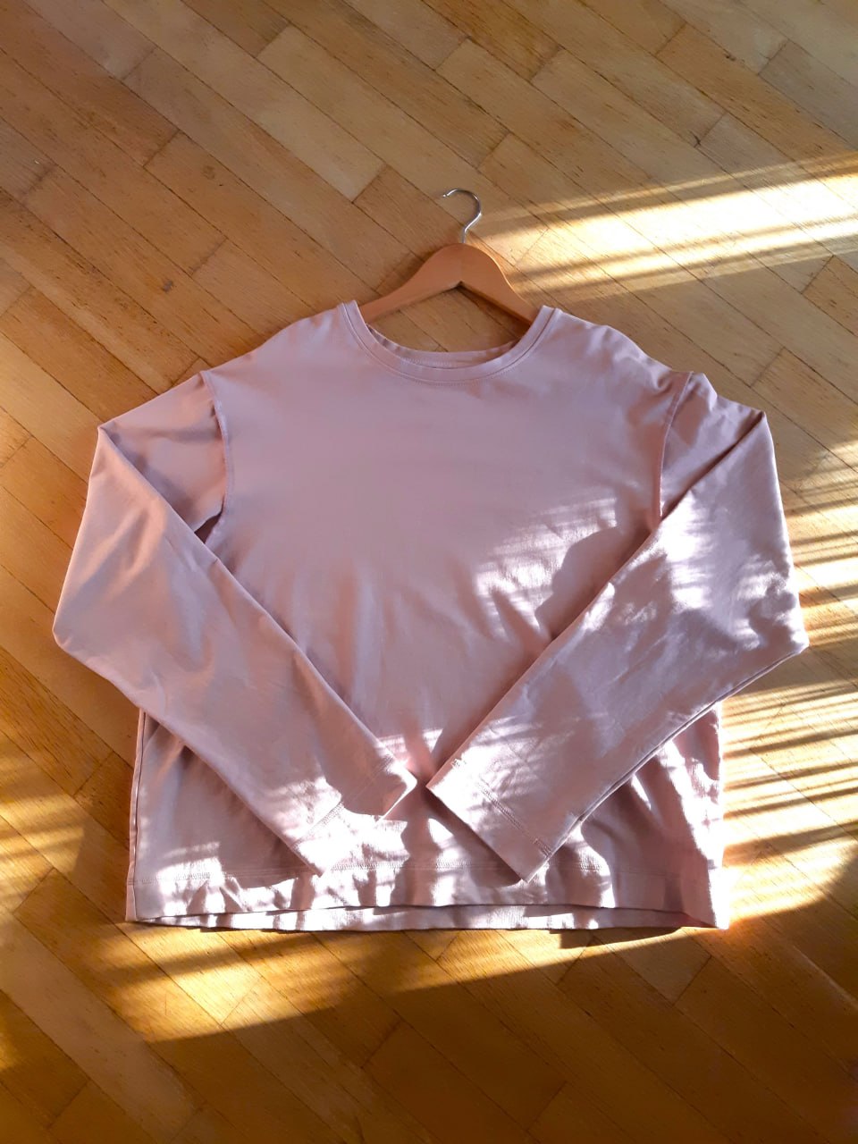 Long-sleeve shirt photo 2