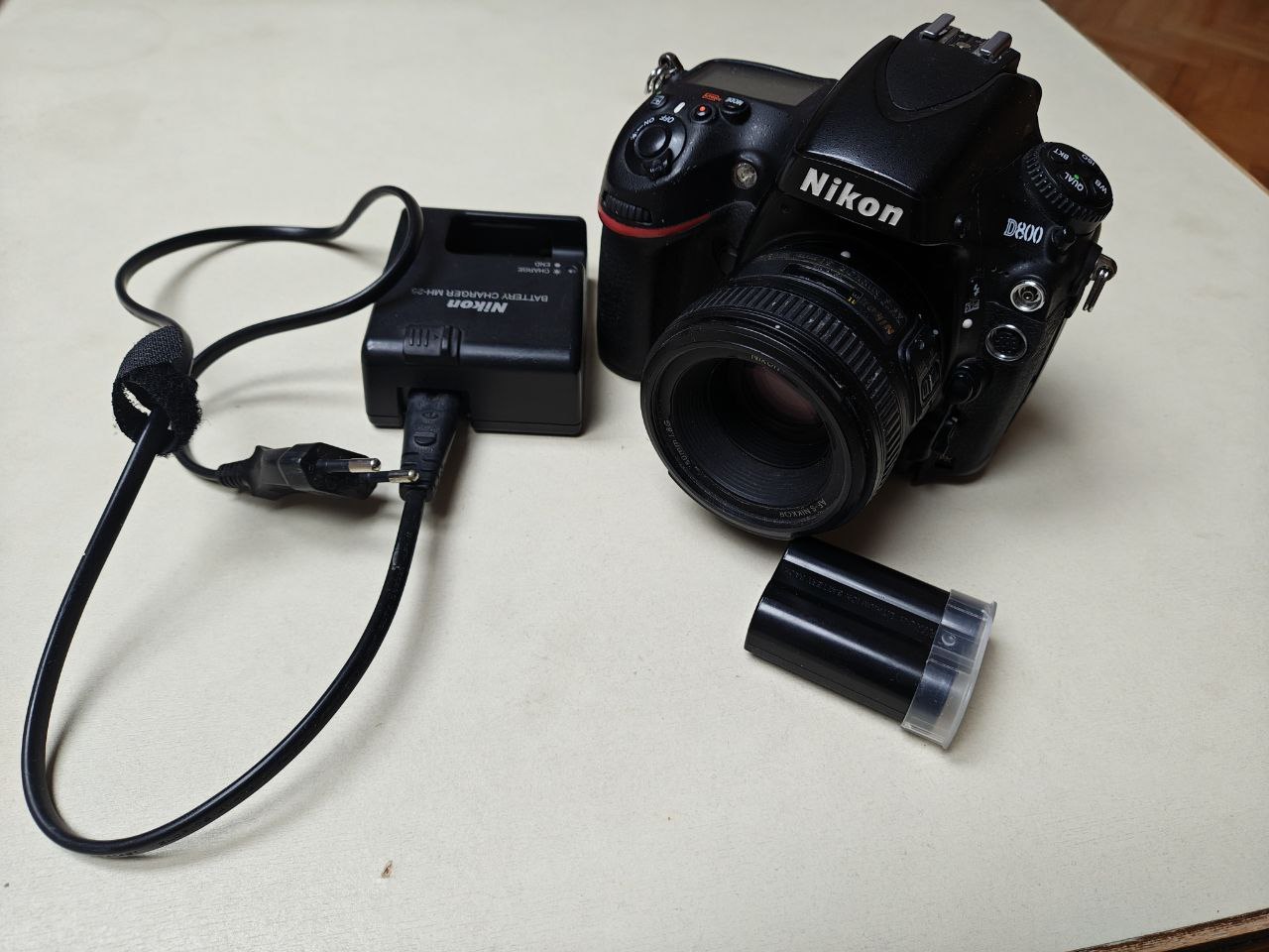 Nikon D800 camera and Nikon AF-S FX NIKKOR 50mm f/1.8G lens