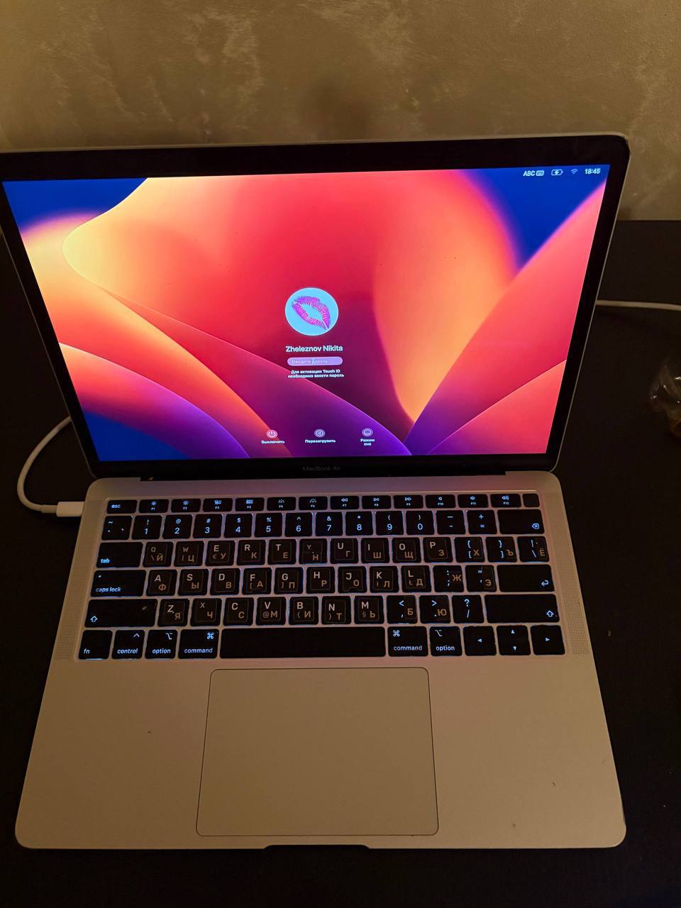 MacBook Air 13” Retina (2019) photo 2