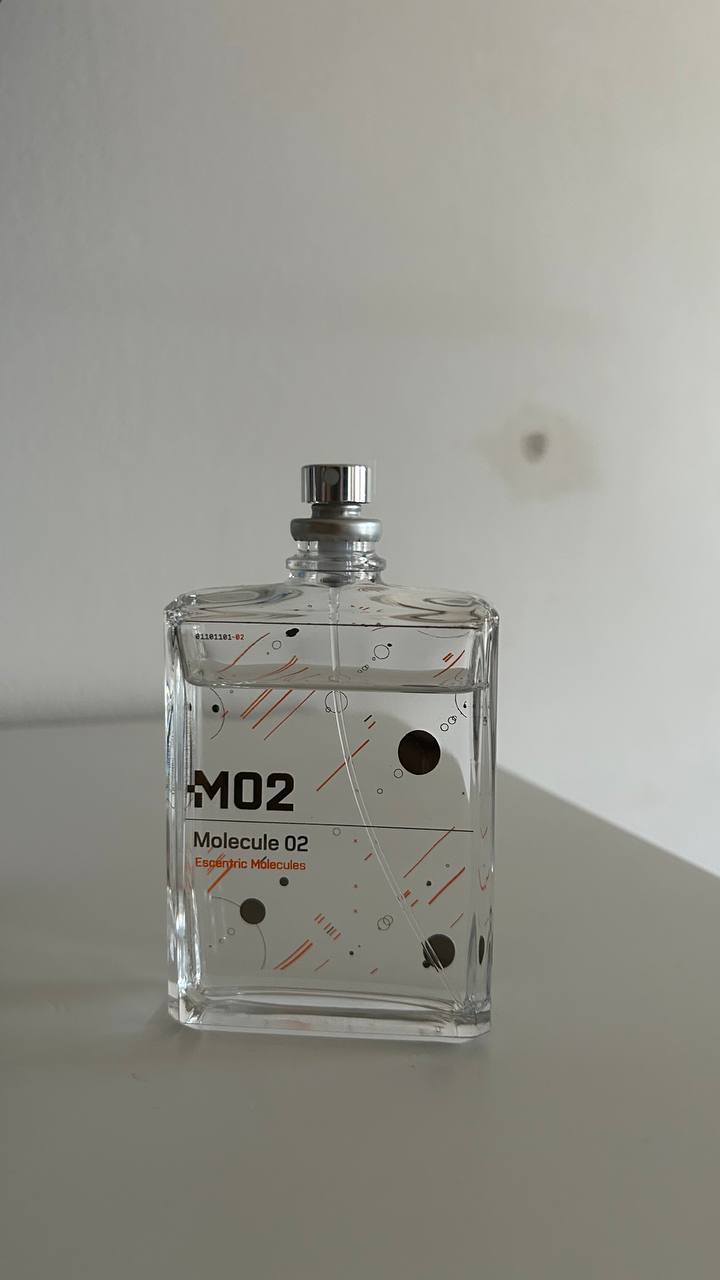 Parfume Molecule 02