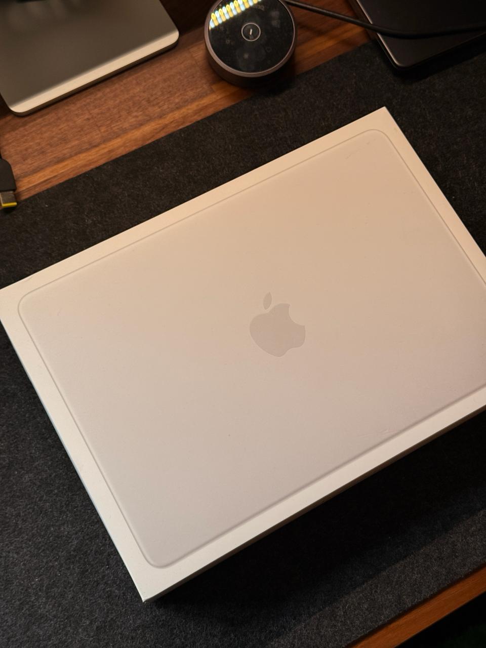 Macbook Neo Srebrna 256gb photo 2