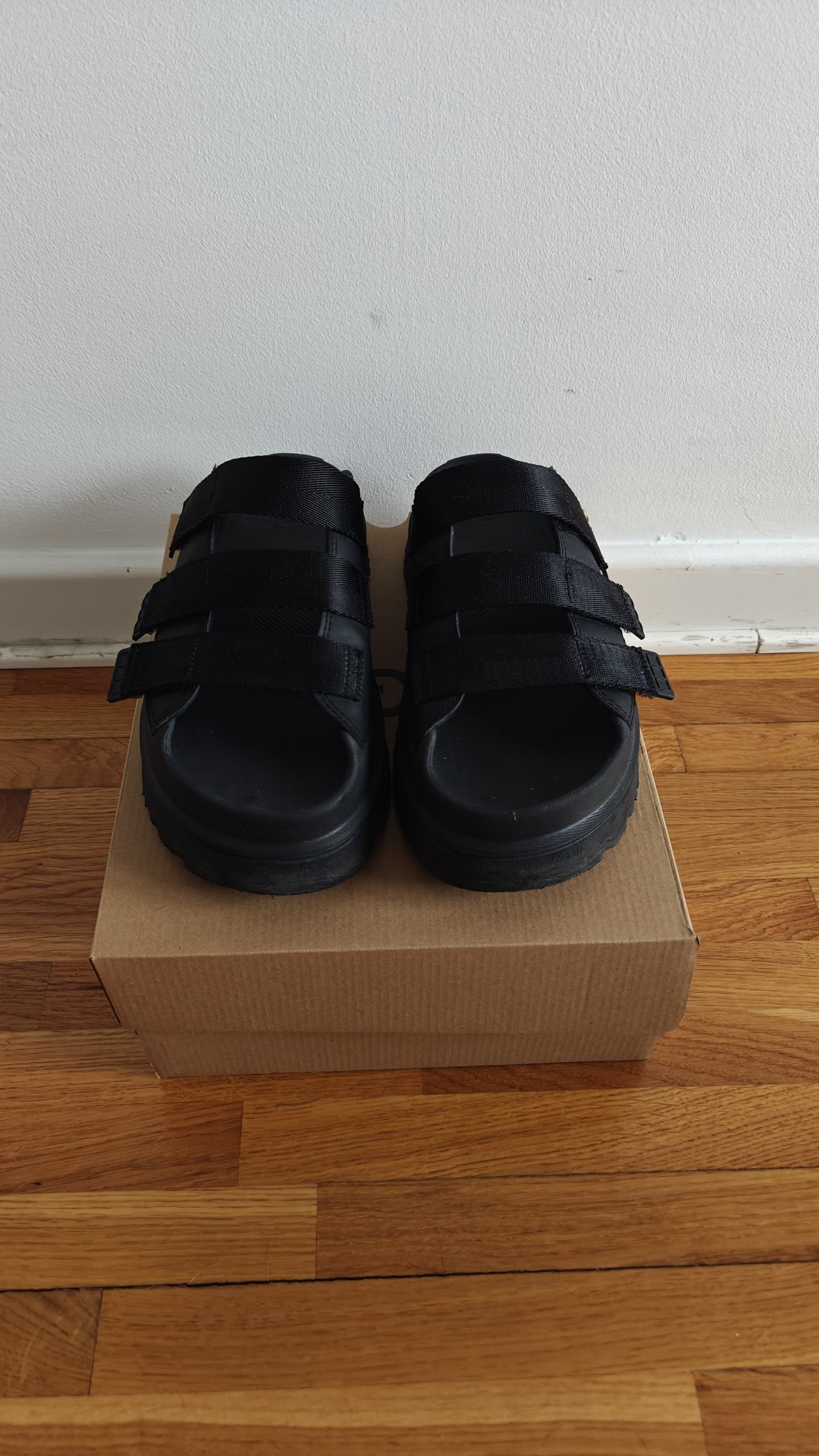 Ugg Goldenglow sandale