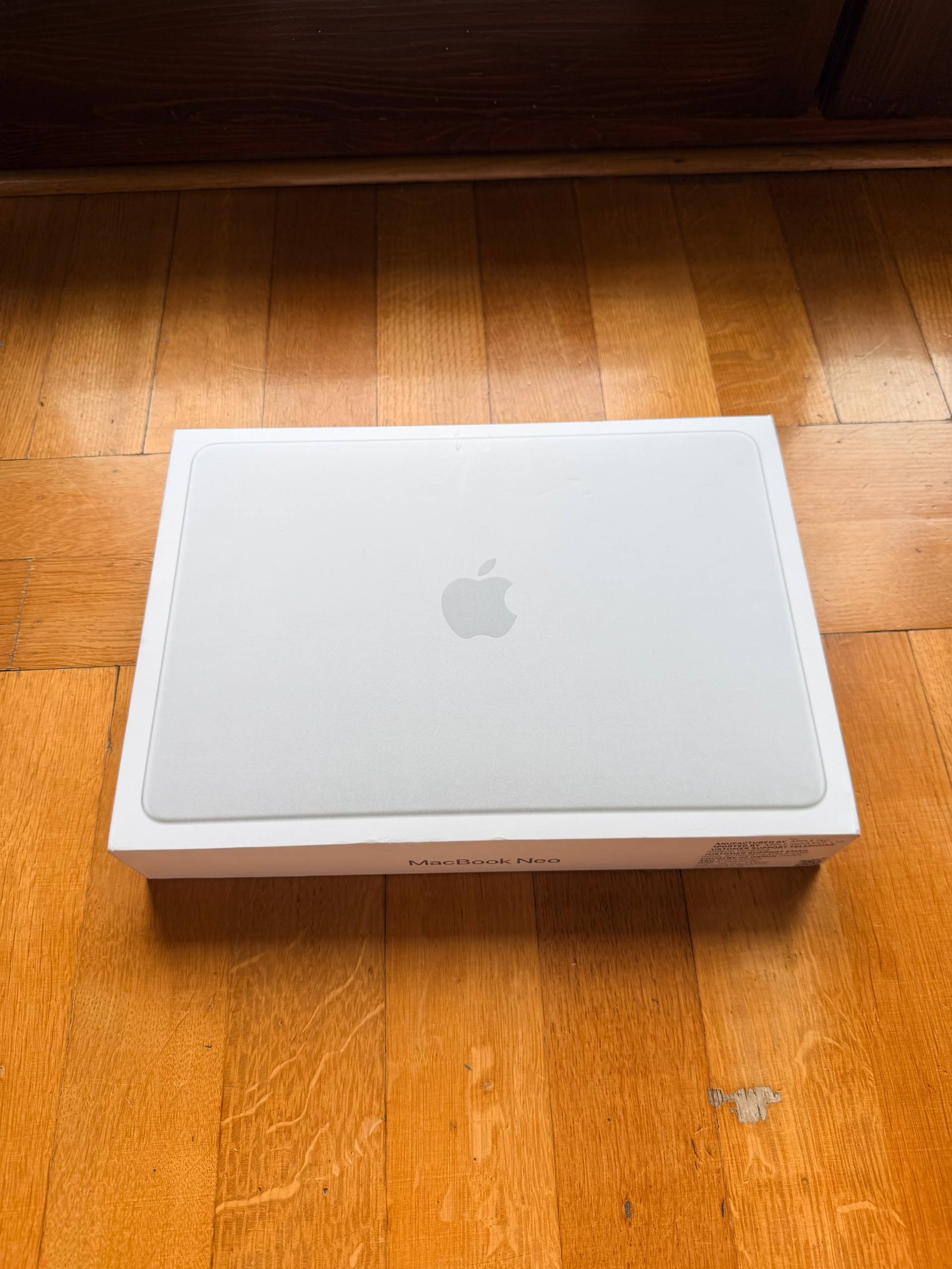 MacBook Neo 13" Srebrna photo 2