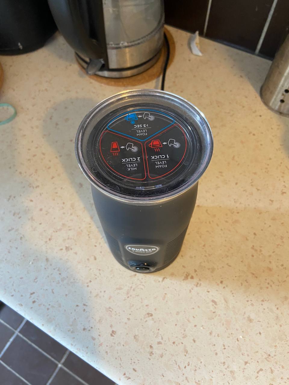 LAVAZZA A Modo Mio MilkEasy Frother photo 2