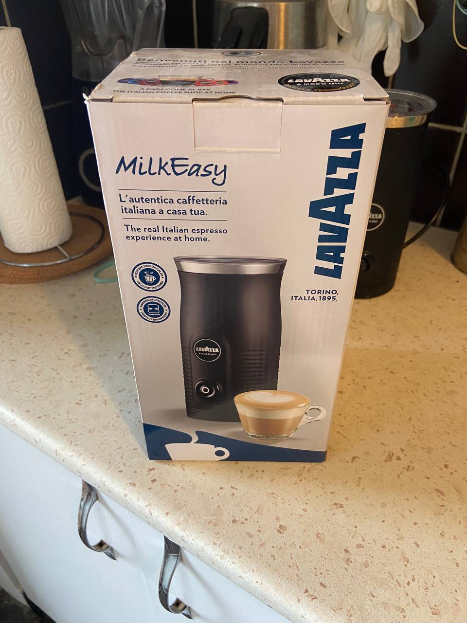 LAVAZZA A Modo Mio MilkEasy Frother photo 4