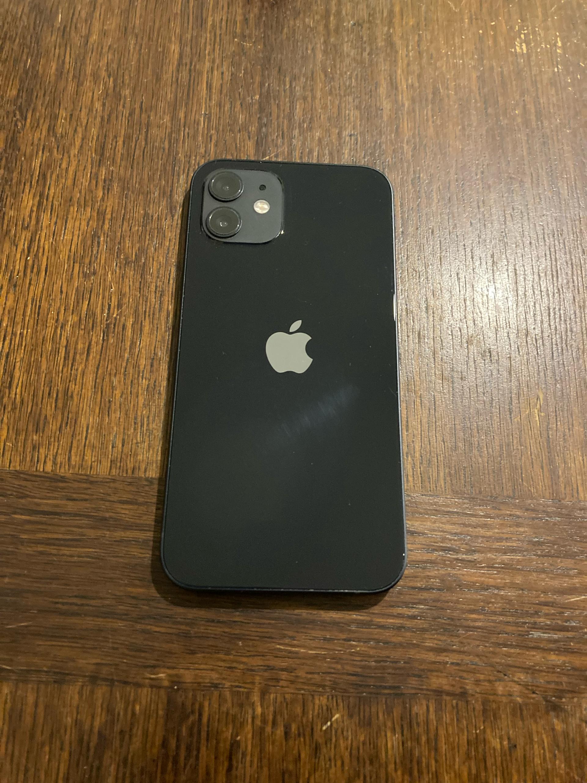 iPhone 12 photo 2