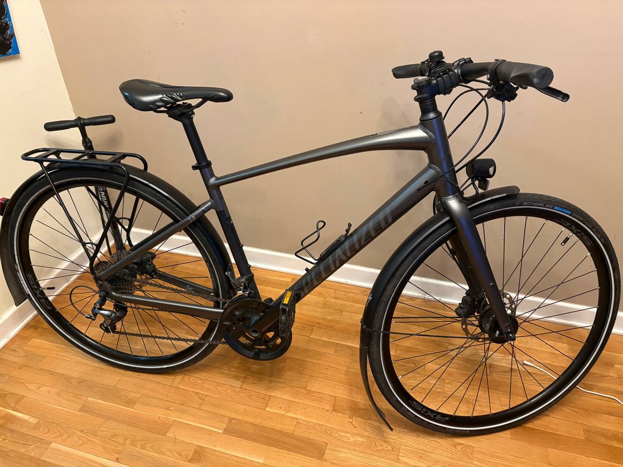 Specialized Sirrus 3.0 bicycle photo 2
