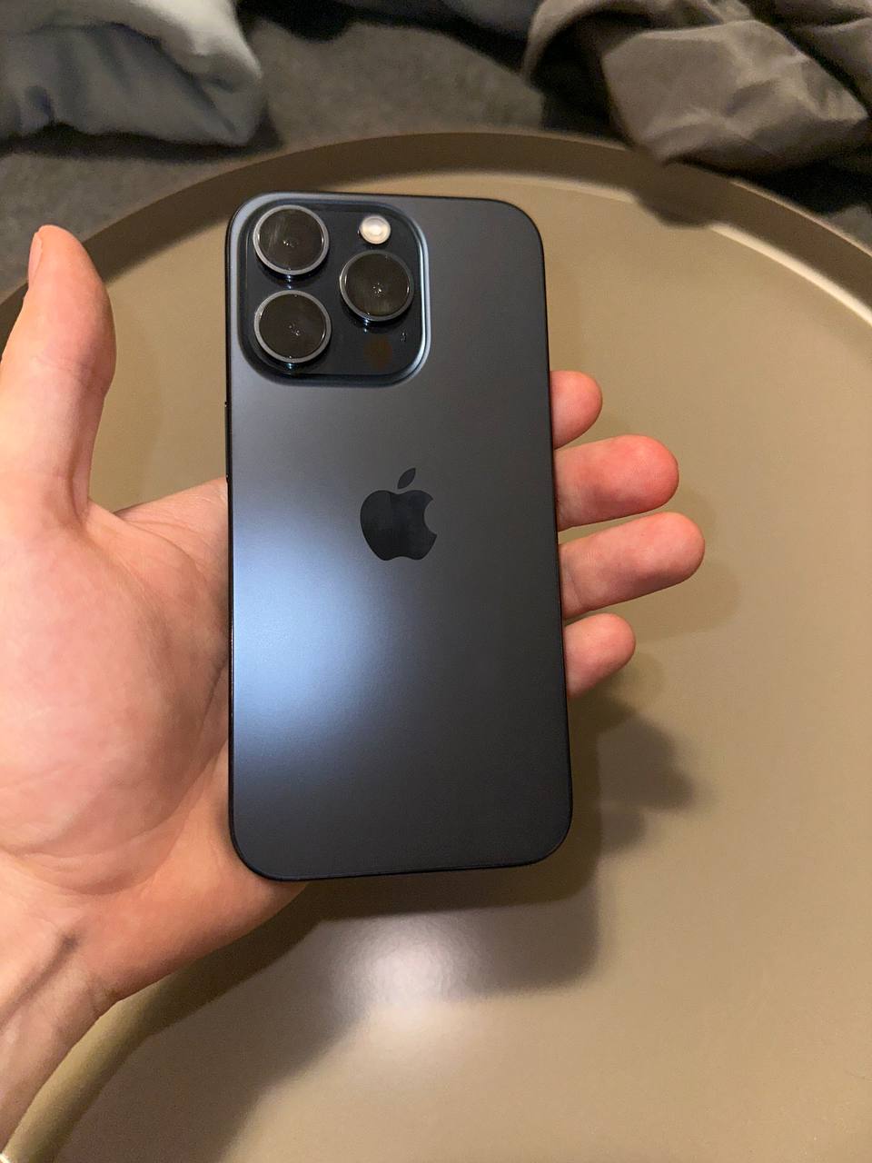 iPhone 15 Pro Blue Titanium 256gb photo 2