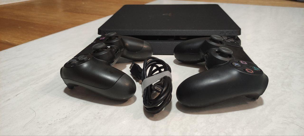 PlayStation 4 Slim 1TB photo 2