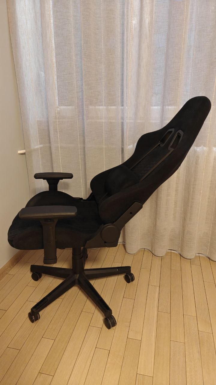 Nibe Legend Gaming Computer Chair photo 3