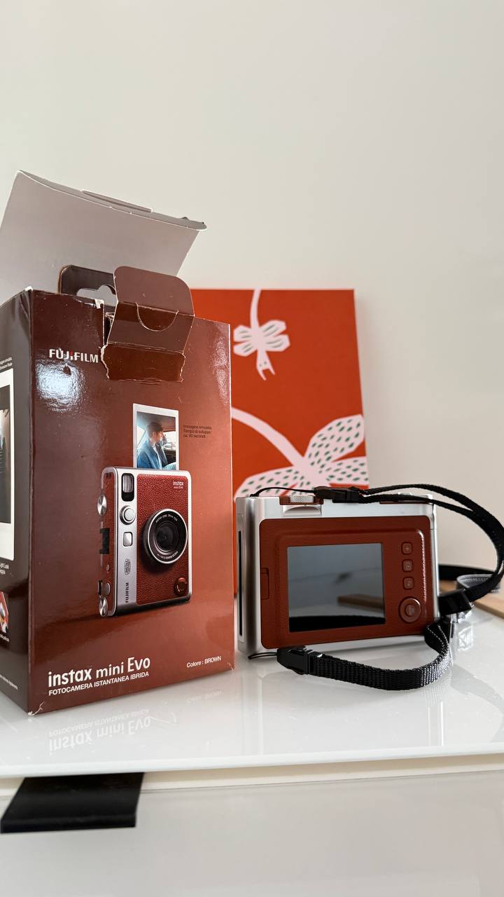 Fujifilm Instax Mini Evo photo 2