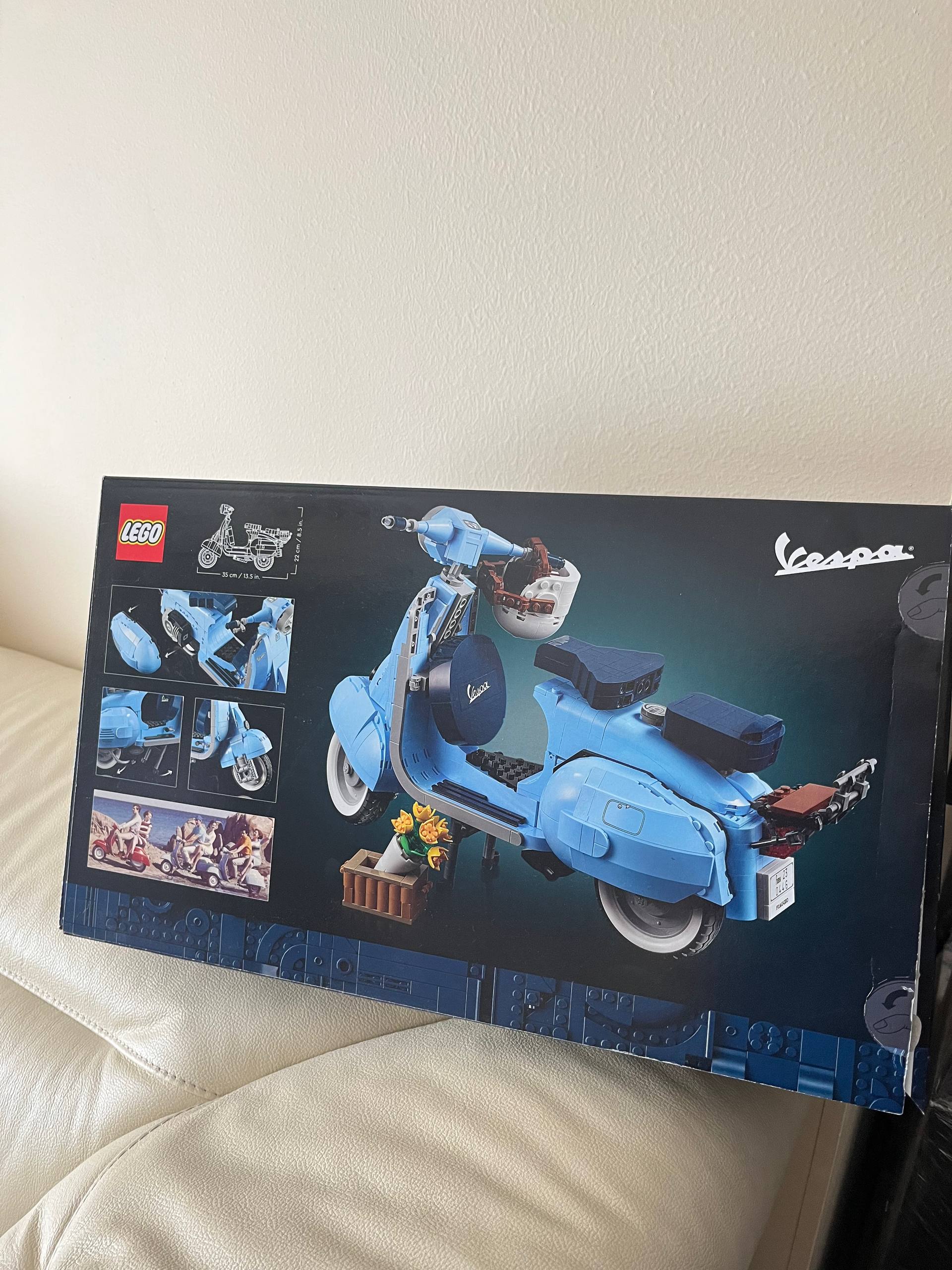 Lego Vespa photo 2