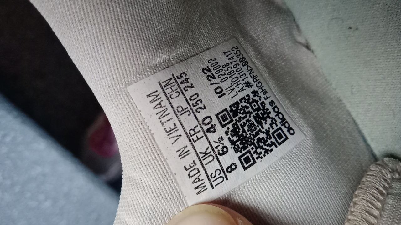 Adidas sneakers photo 2