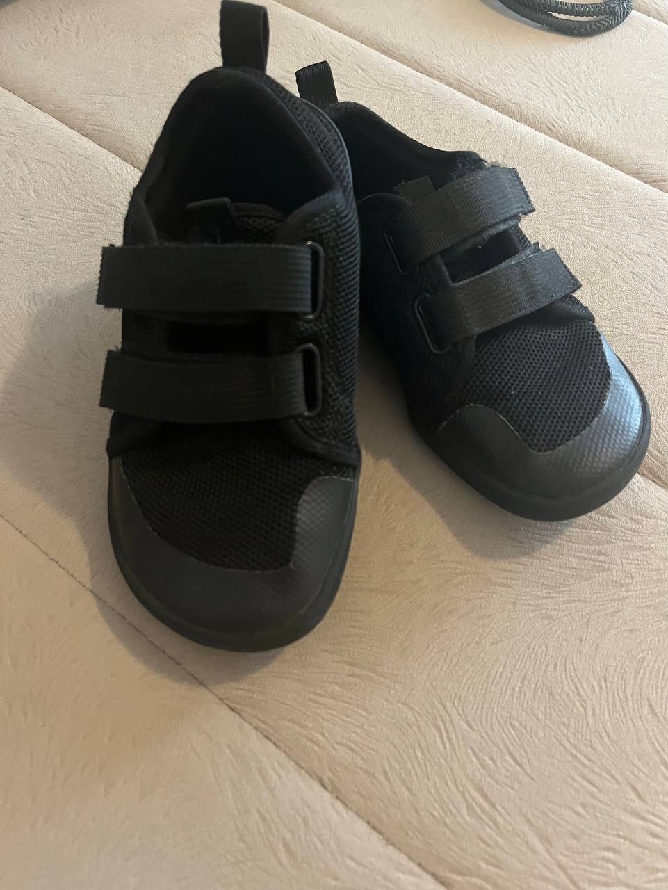 Breathable sneakers