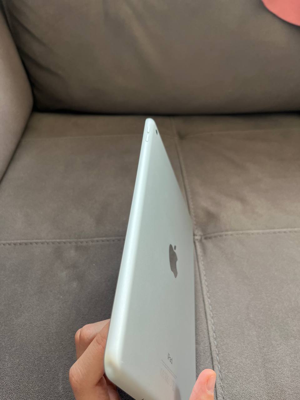 iPad 5. генерација A1822 photo 4