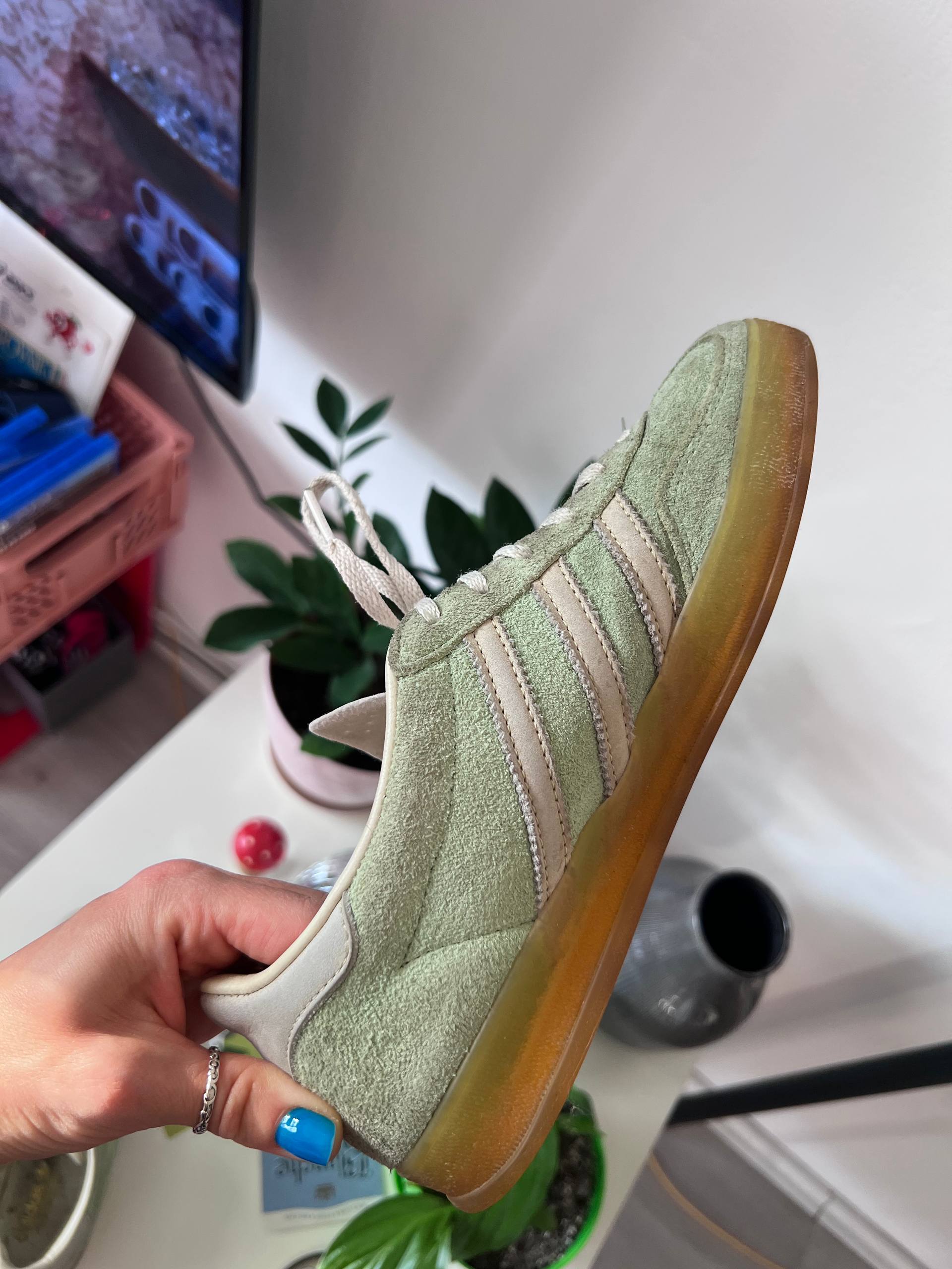 sneakers photo 2
